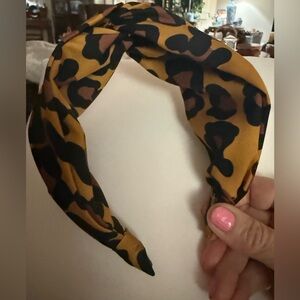 Chic Animal Print Headband EUC